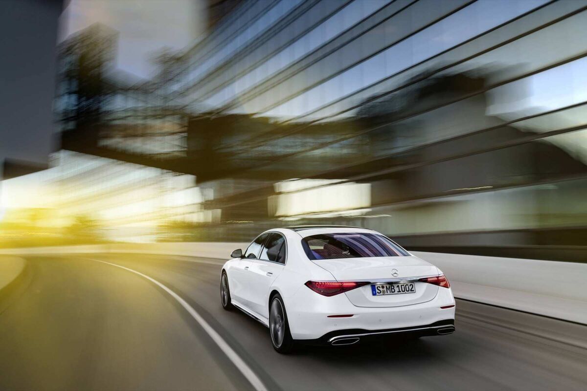 Mercedes Recalls Over 30,000 S-Class Sedans Over Leaky Brake Lines