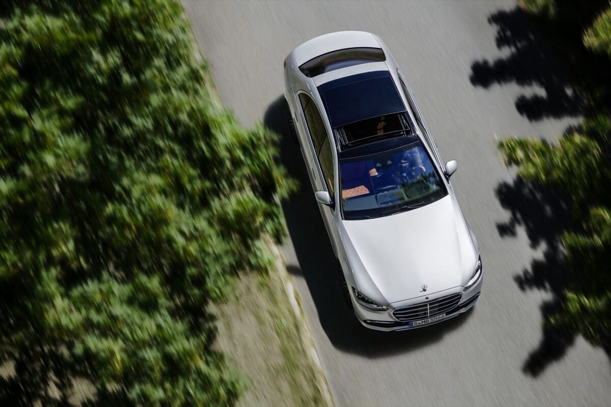 Mercedes Recalls Over 30,000 S-Class Sedans Over Leaky Brake Lines